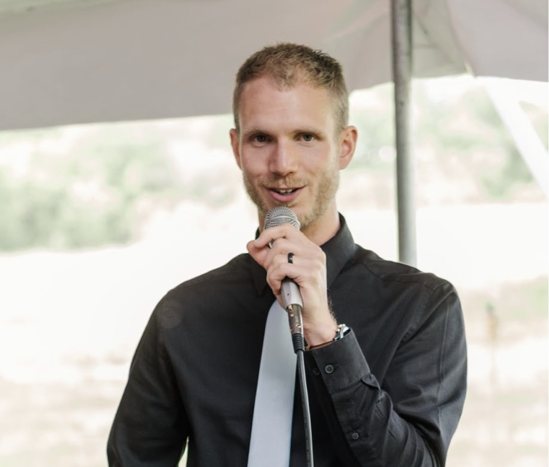 Gareth Yoder DJ headshot